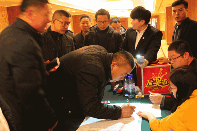 大连j9国际集团木工答谢宴现场
