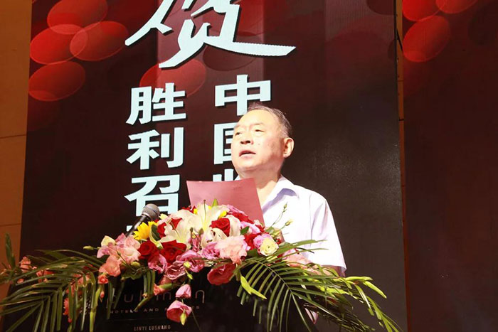 中国林产工业协会秘书长石峰先生 中国林产工业协会秘书长石峰先生